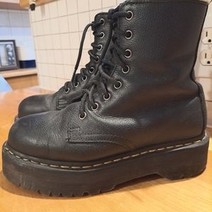 Doc Marten winter platform boot US8L